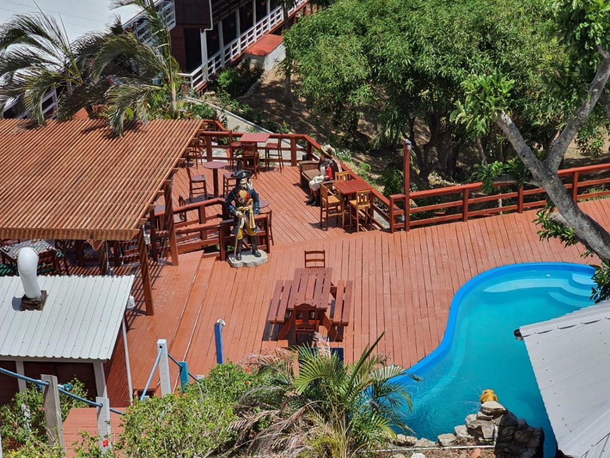 Hotel And Dive Center Roatan Yacht Club French Harbour Exteriör bild