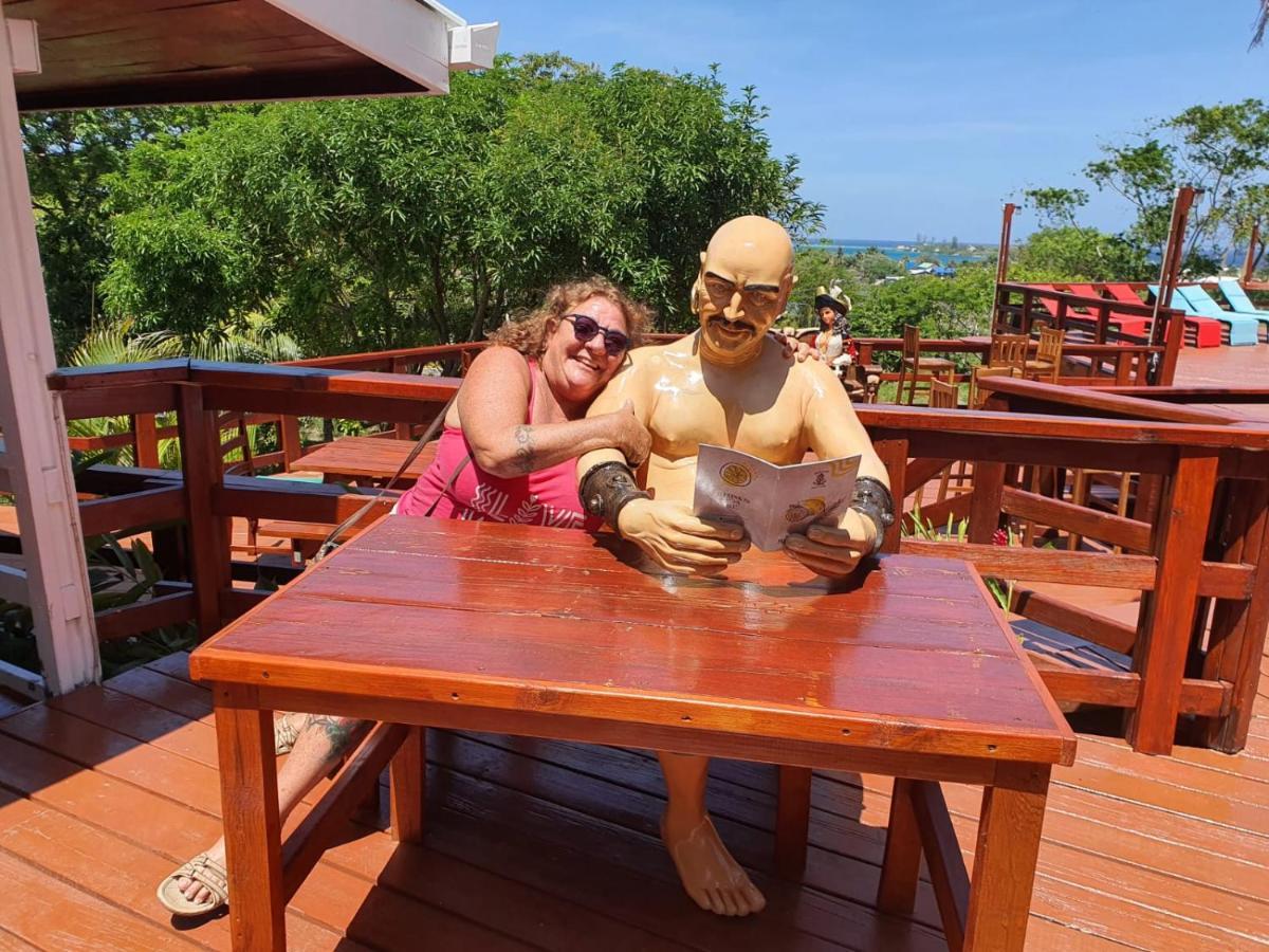 Hotel And Dive Center Roatan Yacht Club French Harbour Exteriör bild