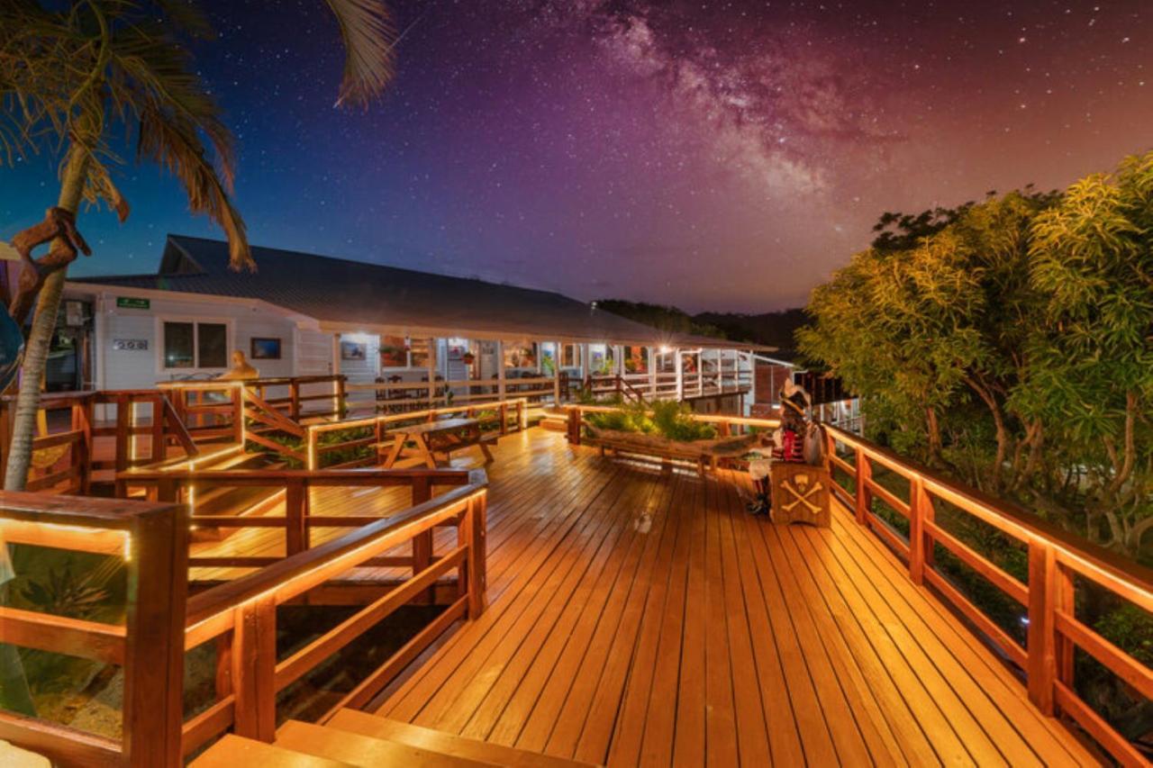 Hotel And Dive Center Roatan Yacht Club French Harbour Exteriör bild