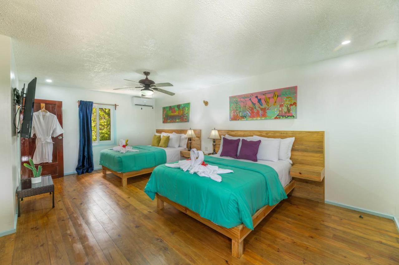 Hotel And Dive Center Roatan Yacht Club French Harbour Exteriör bild